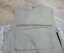 Load image into Gallery viewer, River Run Fishing Vest, XXL, Brown Yellowstone Style # R WH-2, NEW w/Tags VINTAGE

