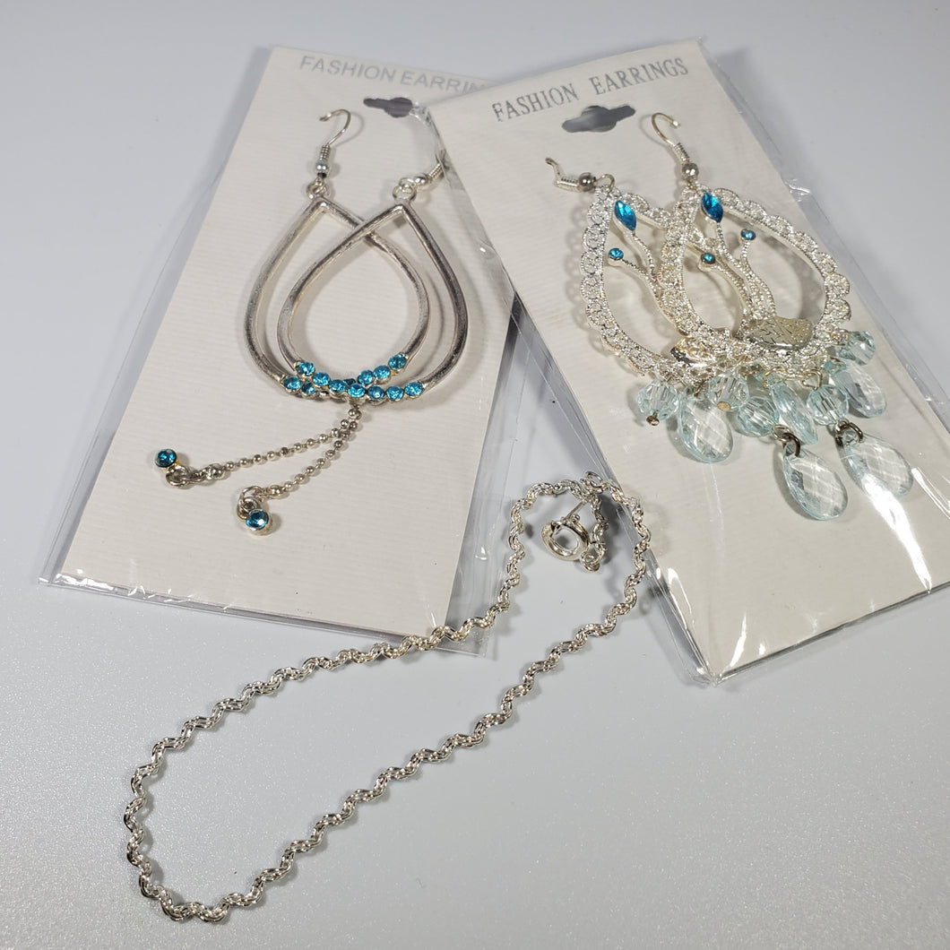 Fashion Earrings - Costume Jewelry - 2 pair dangle earrings - 1 bracelet, Blue
