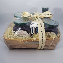 Load image into Gallery viewer, Stonewall Kitchen BLUEBERRY Breakfast Gift Basket (5 pc),
