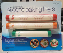 Load image into Gallery viewer, Miu Non-Stick Silicone Baking Mats  3-pack
