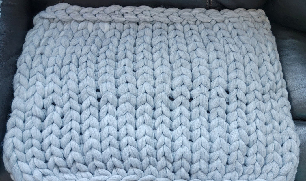 Chunky Cable Knit Throw Blanket Handwoven Fluffy & Cozy, Light Gray, Small