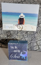 Load image into Gallery viewer, Photo Block Clip with Anchor Charm &amp; &quot;You, Me... and the Sea&quot; Wood Grain
