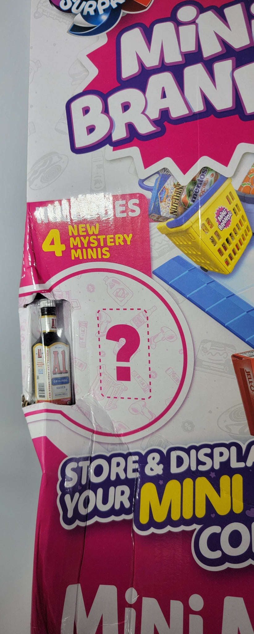 5 Surprise Mini Brands Electronic Mini Mart with 4 Mystery Mini