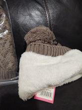 Load image into Gallery viewer, Isaac Mizrahi Beanie w/pompom - Mushroom Color with cream faux fur inside
